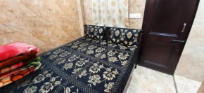 Room in Guest room - Posh S Delhi Foreigners Area, Lajpat Nagar